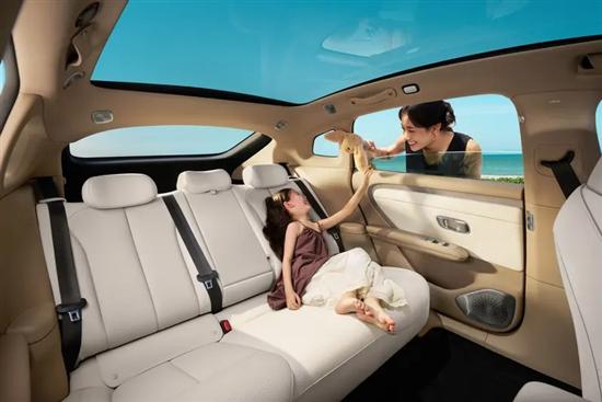 长安启源A06 240激光Ultra+上市 13.99万元