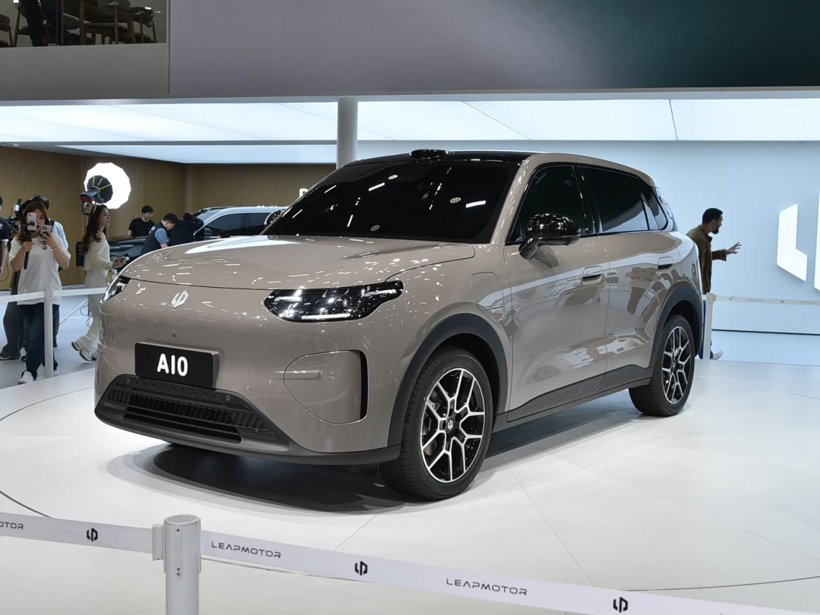 北京车展丨8万买激光雷达、抢跑L4，挑辅助驾驶怎么逛